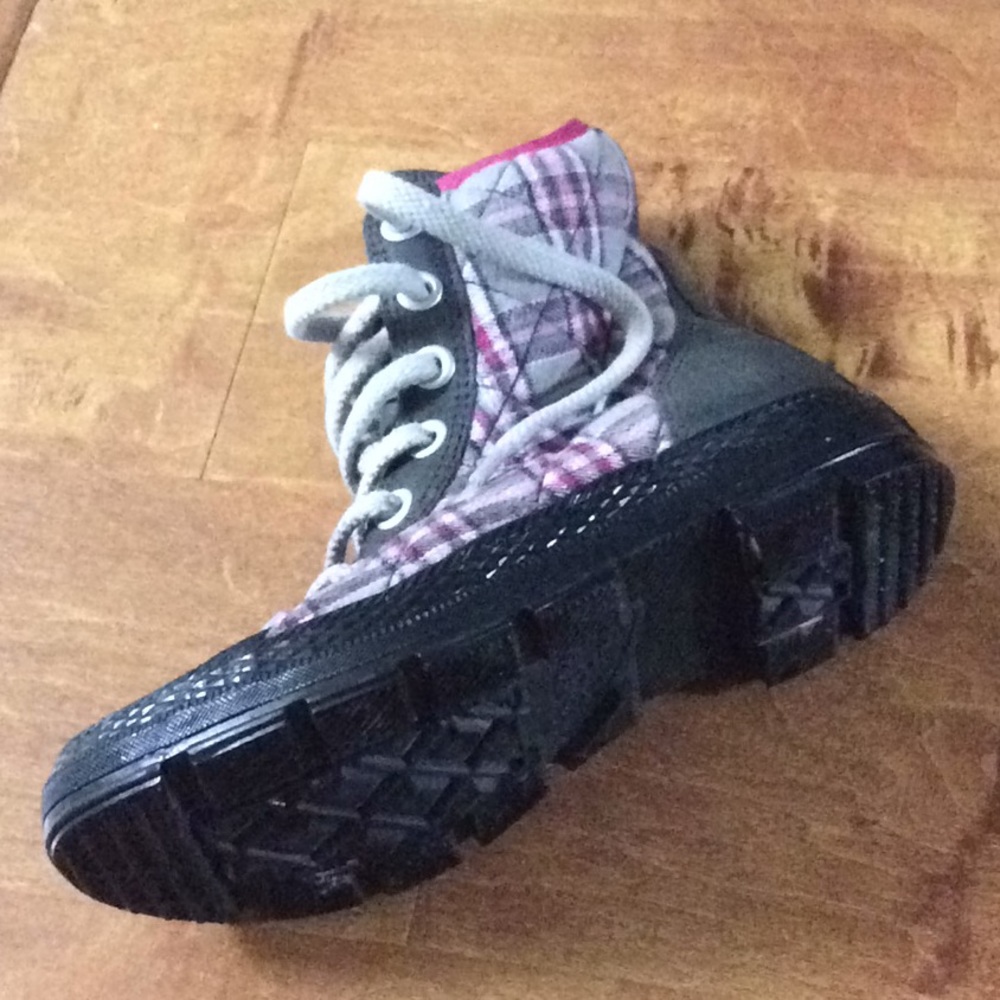 Converse kinky and bold snow/rain boots